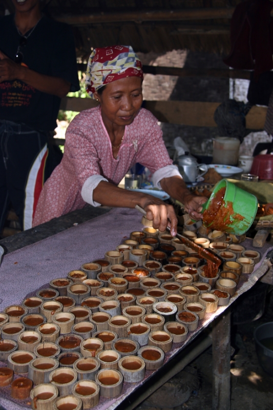 Making caramel from palm tree sap, Java Pangandaran Indonesia.jpg - Indonesia Java Pangandaran. Making caramel from palm tree sap